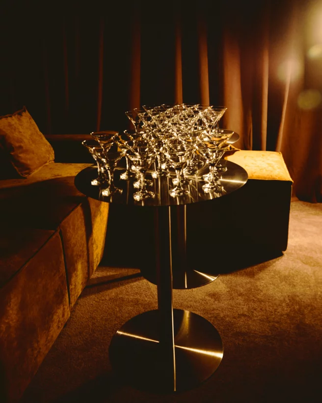 Интерьер/Экстерьер/Банкетная зона/Бар/Стол для двоих/Вход/Главный зал/Lounge зона бар Nomer фото