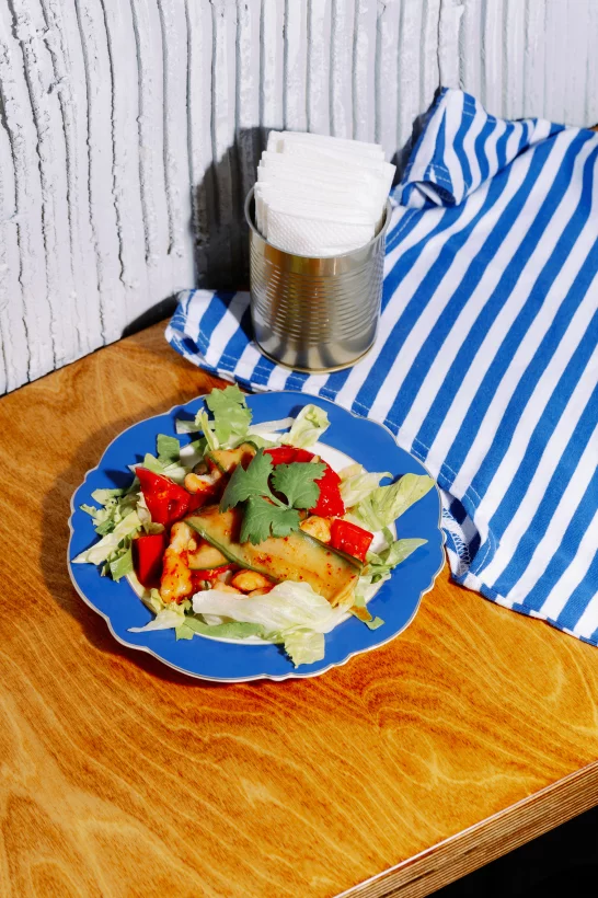 Интерьер/Экстерьер/Банкетная зона/Бар/Стол для двоих/Вход/Главный зал/Lounge зона бар Моряк и чайка фото