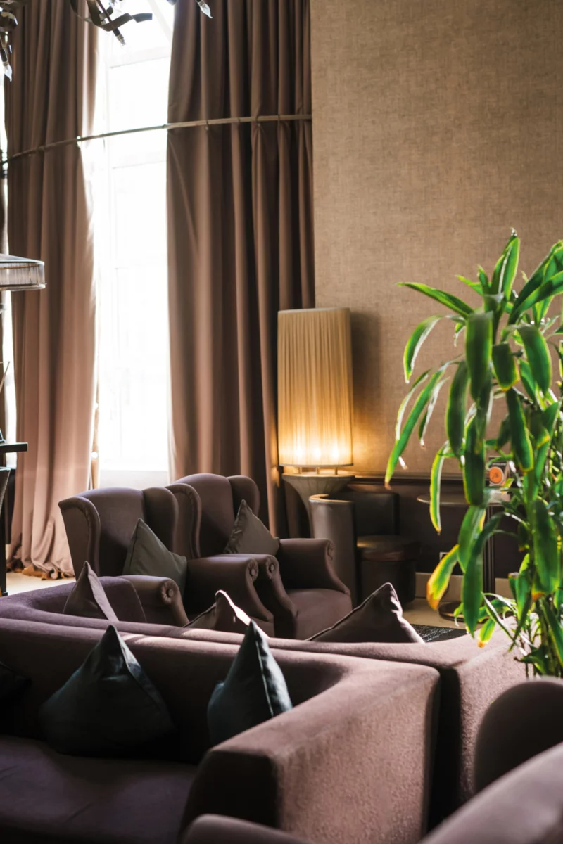 Интерьер/Экстерьер/Банкетная зона/Бар/Стол для двоих/Вход/Главный зал/Lounge зона бар ChoCoTe фото