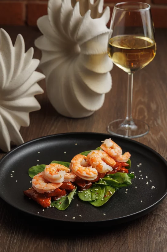 Интерьер/Экстерьер/Банкетная зона/Бар/Стол для двоих/Вход/Главный зал/Lounge зона кафе Мидийный дом фото