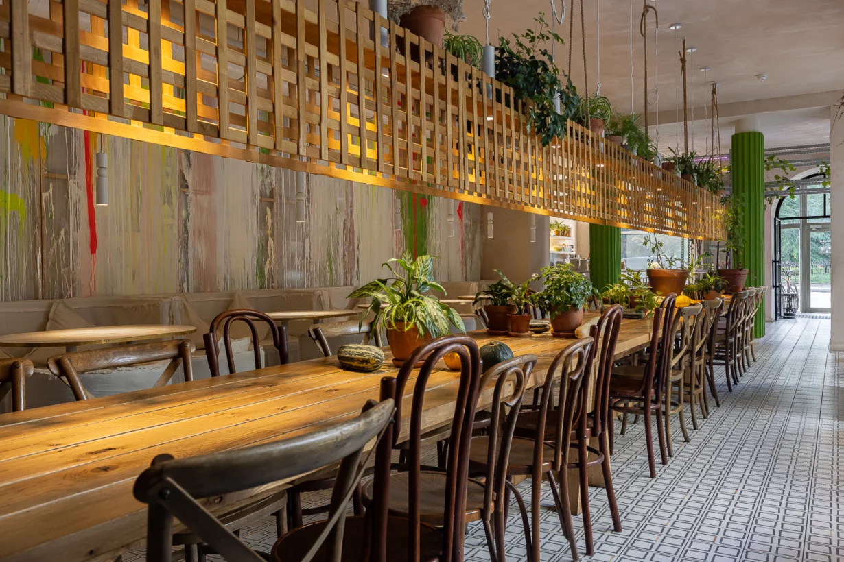 Интерьер/Экстерьер/Банкетная зона/Бар/Стол для двоих/Вход/Главный зал/Lounge зона ресторан Animals фото