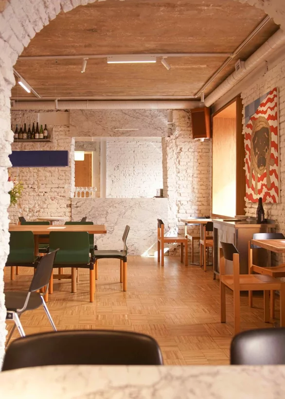 Интерьер/Экстерьер/Банкетная зона/Бар/Стол для двоих/Вход/Главный зал/Lounge зона кафе Café Alto фото