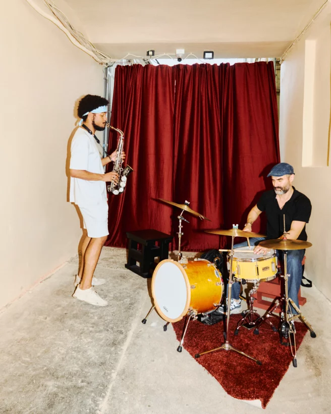 Интерьер/Экстерьер/Банкетная зона/Бар/Стол для двоих/Вход/Главный зал/Lounge зона бар Nomer фото