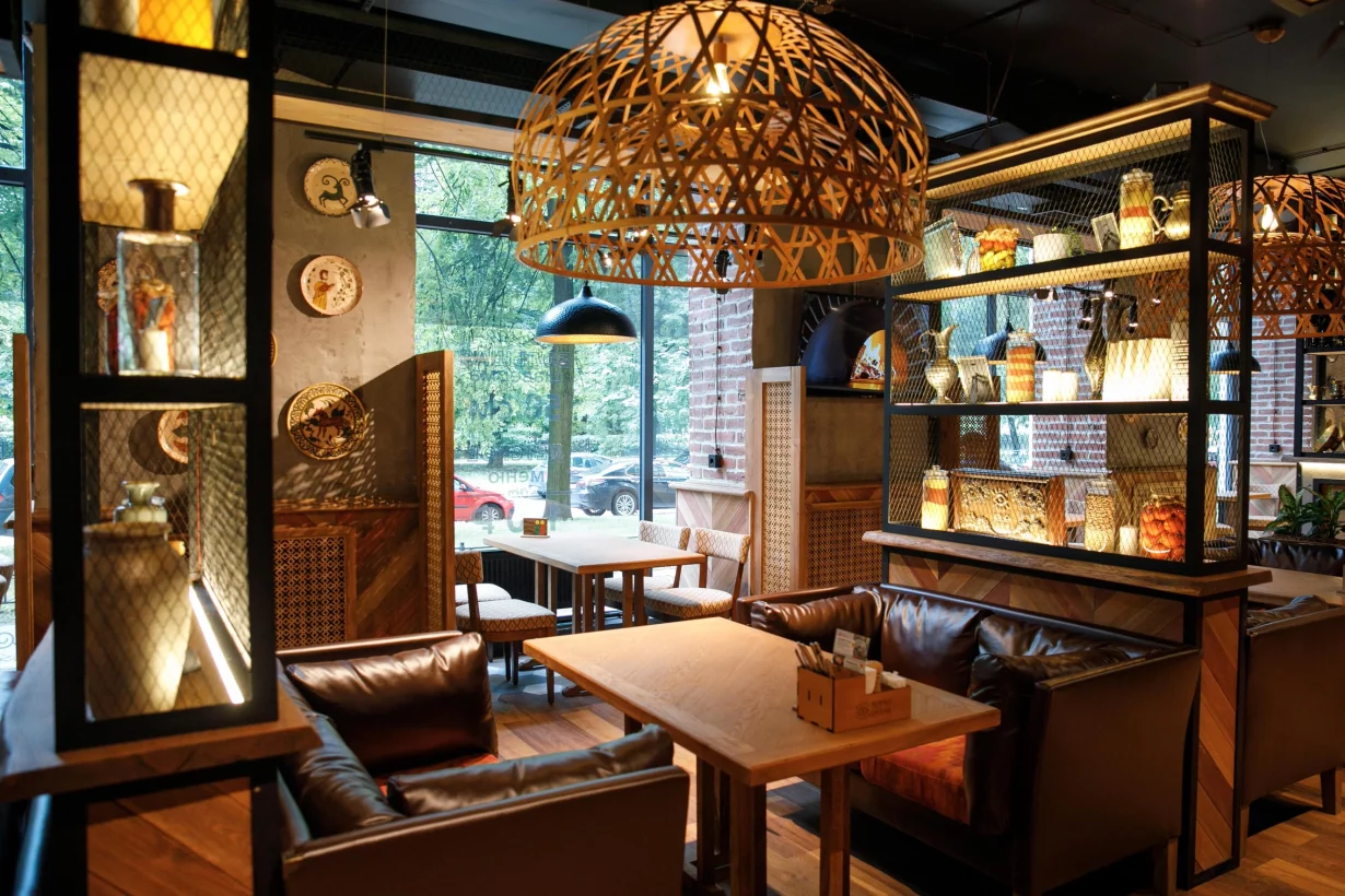 Интерьер/Экстерьер/Банкетная зона/Бар/Стол для двоих/Вход/Главный зал/Lounge зона ресторан Хачо и Пури фото