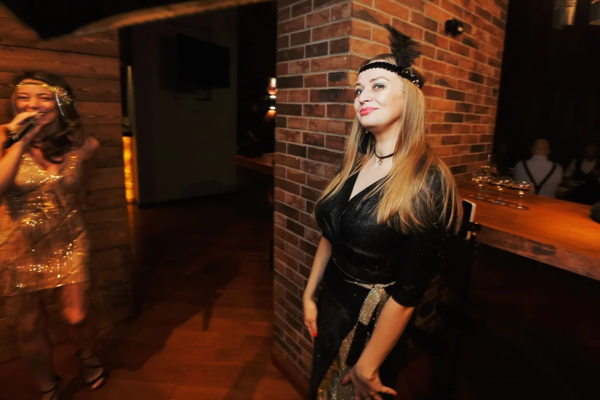 Интерьер/Экстерьер/Банкетная зона/Бар/Стол для двоих/Вход/Главный зал/Lounge зона бар Wine Story фото