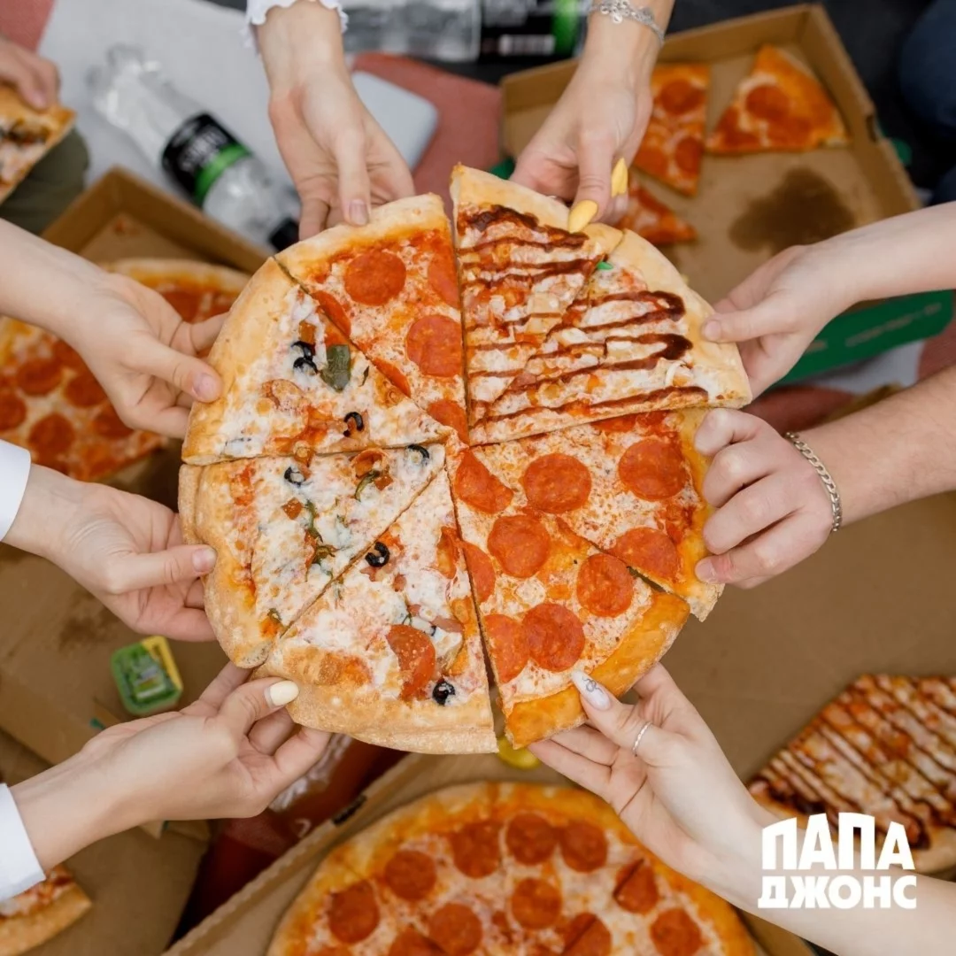 Интерьер/Экстерьер/Банкетная зона/Бар/Стол для двоих/Вход/Главный зал/Lounge зона пиццерия Папа Джонс фото