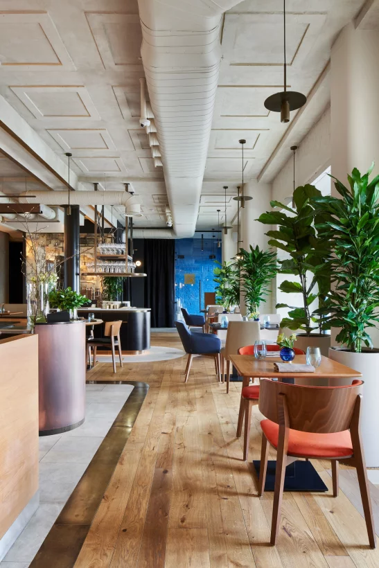 Интерьер/Экстерьер/Банкетная зона/Бар/Стол для двоих/Вход/Главный зал/Lounge зона ресторан Sixty Four фото