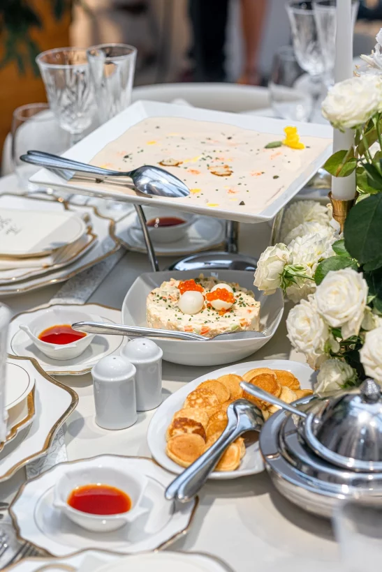 Интерьер/Экстерьер/Банкетная зона/Бар/Стол для двоих/Вход/Главный зал/Lounge зона ресторан La Marée фото