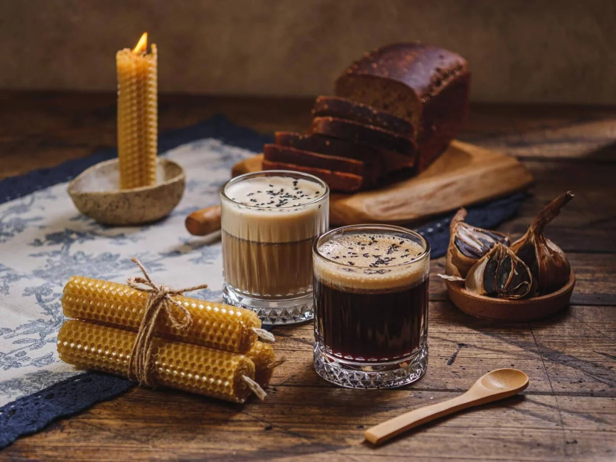 Интерьер/Экстерьер/Банкетная зона/Бар/Стол для двоих/Вход/Главный зал/Lounge зона кофейня Min фото