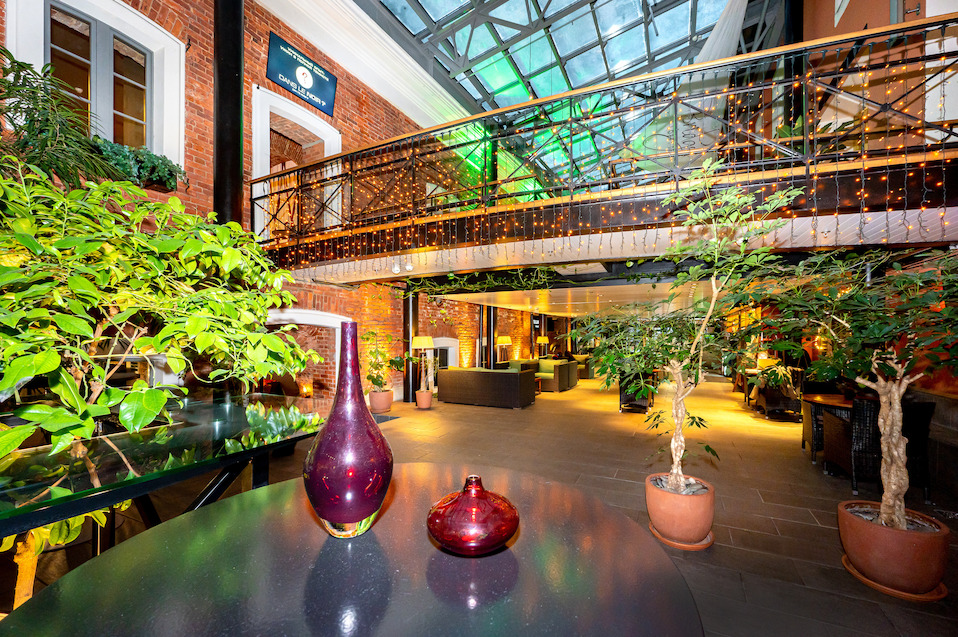 Ресторан «Dans Le Noir?», Санкт-Петербург: цены, меню, адрес, фото ...