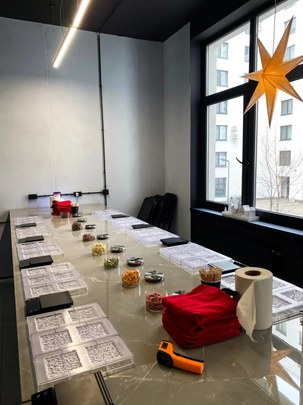 Интерьер/Экстерьер/Банкетная зона/Бар/Стол для двоих/Вход/Главный зал/Lounge зона кулинарная студия Grizzly Nuts фото