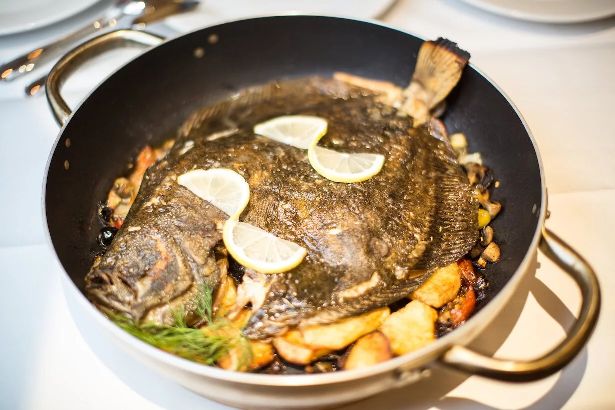 Интерьер/Экстерьер/Банкетная зона/Бар/Стол для двоих/Вход/Главный зал/Lounge зона ресторан Субботица Фили фото