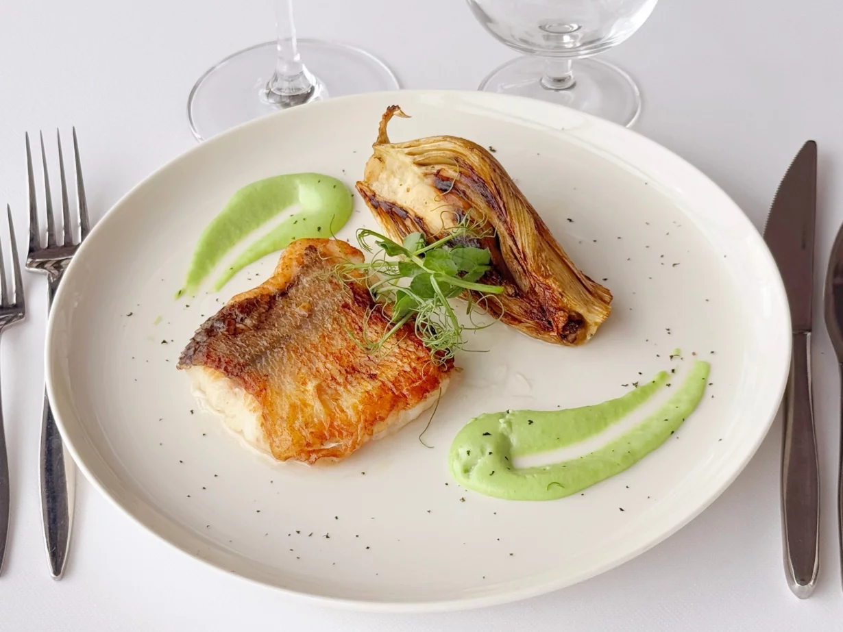 Интерьер/Экстерьер/Банкетная зона/Бар/Стол для двоих/Вход/Главный зал/Lounge зона ресторан Пространство 360 фото