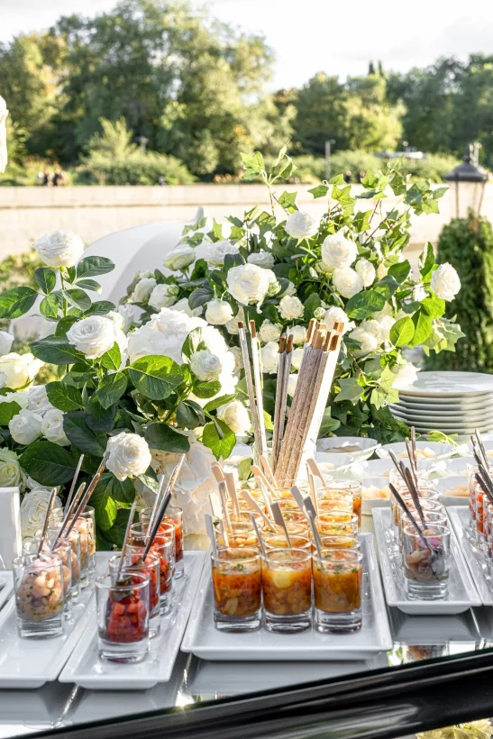 Интерьер/Экстерьер/Банкетная зона/Бар/Стол для двоих/Вход/Главный зал/Lounge зона ресторан La Marée фото