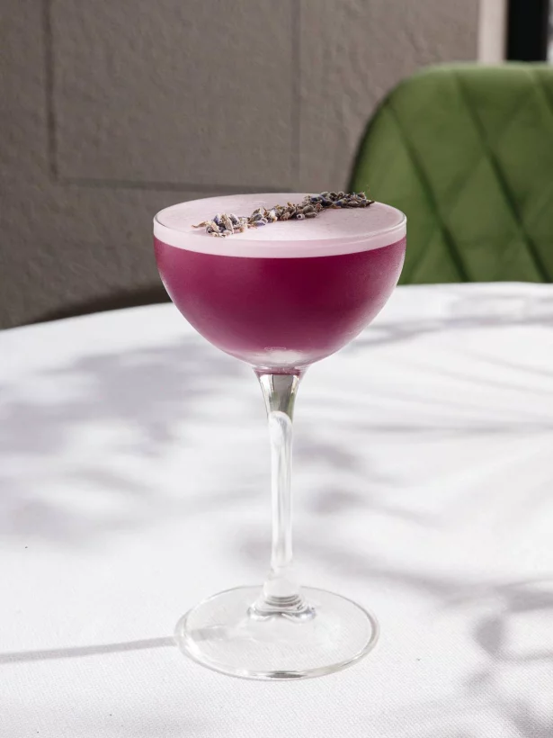 Интерьер/Экстерьер/Банкетная зона/Бар/Стол для двоих/Вход/Главный зал/Lounge зона ресторан Город 812 фото