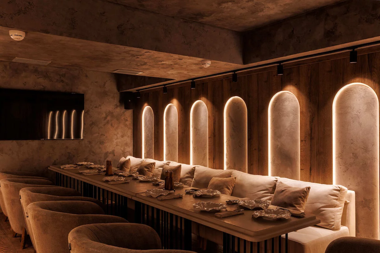 Интерьер/Экстерьер/Банкетная зона/Бар/Стол для двоих/Вход/Главный зал/Lounge зона ресторан Code фото