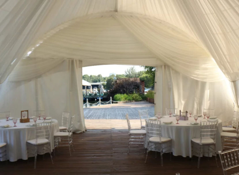 Шатер на набережной Chalet River Club