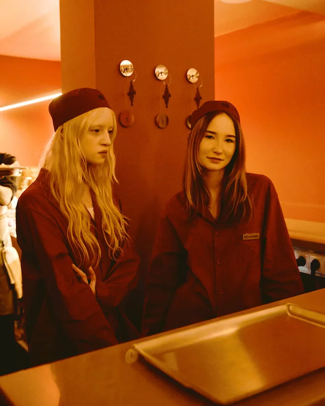 Интерьер/Экстерьер/Банкетная зона/Бар/Стол для двоих/Вход/Главный зал/Lounge зона бар Nomer фото