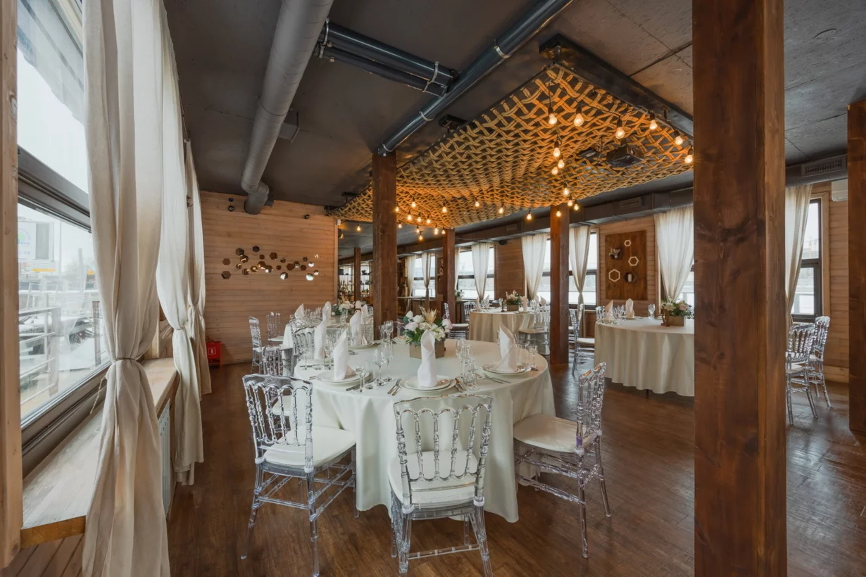 Интерьер/Экстерьер/Банкетная зона/Бар/Стол для двоих/Вход/Главный зал/Lounge зона банкетный зал Рэмсель фото