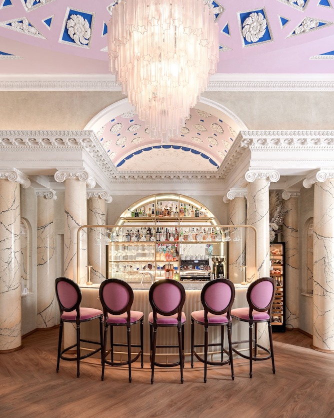 Academia Bar Shuvaloff