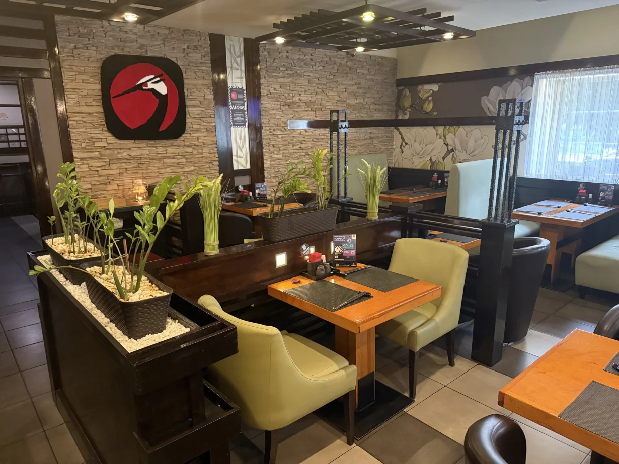 Интерьер/Экстерьер/Банкетная зона/Бар/Стол для двоих/Вход/Главный зал/Lounge зона ресторан Якитория фото