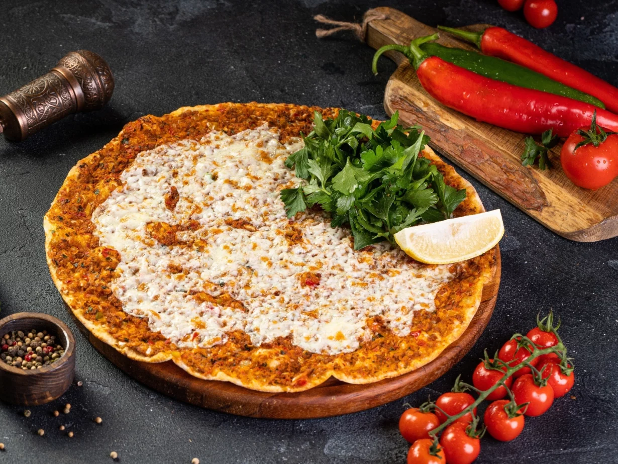 Интерьер/Экстерьер/Банкетная зона/Бар/Стол для двоих/Вход/Главный зал/Lounge зона ресторан Taksimmaydan фото