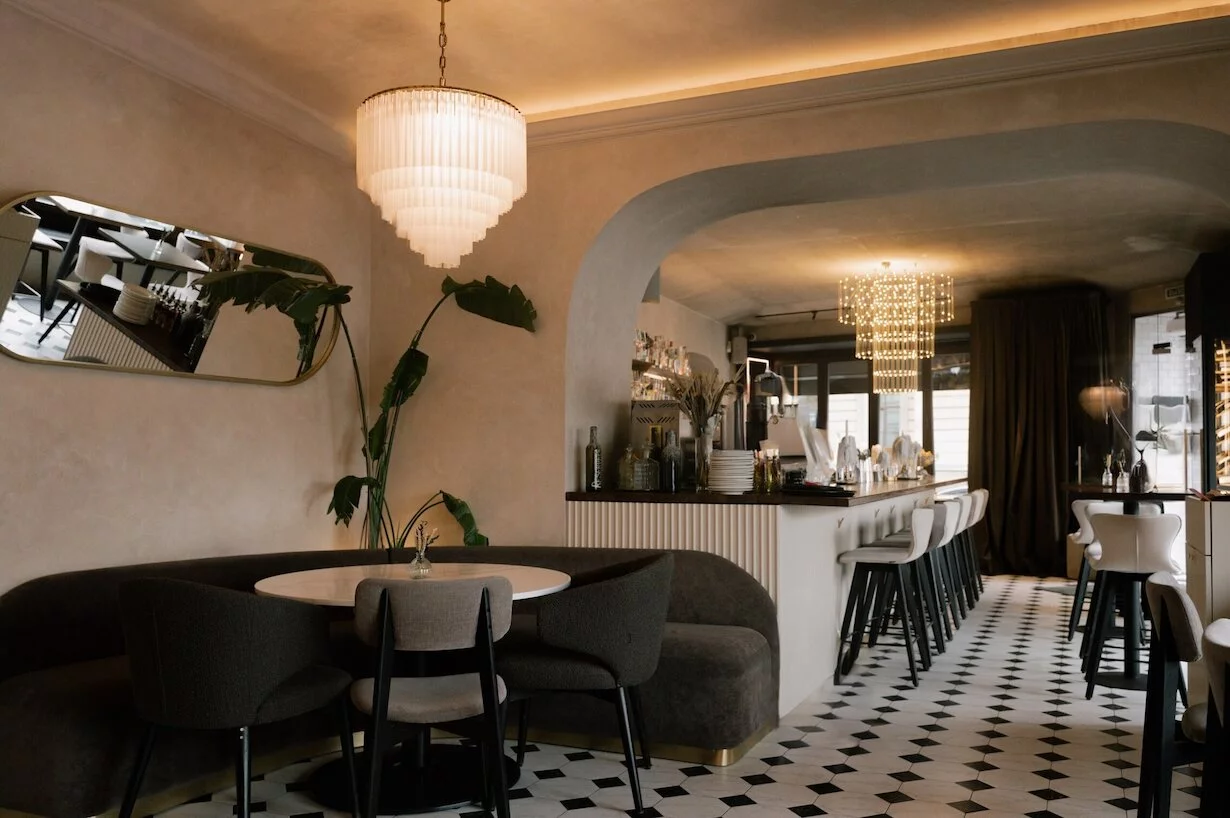 Интерьер/Экстерьер/Банкетная зона/Бар/Стол для двоих/Вход/Главный зал/Lounge зона ресторан Lorenzo Medici фото