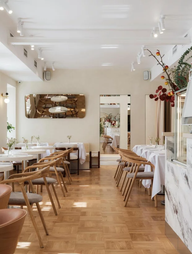 Интерьер/Экстерьер/Банкетная зона/Бар/Стол для двоих/Вход/Главный зал/Lounge зона ресторан Арома фото