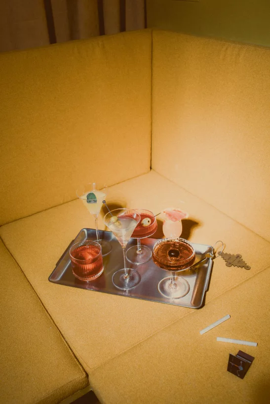 Интерьер/Экстерьер/Банкетная зона/Бар/Стол для двоих/Вход/Главный зал/Lounge зона бар Nomer фото