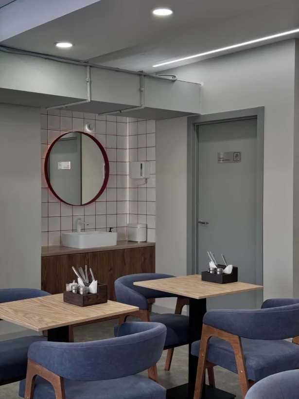 Интерьер/Экстерьер/Банкетная зона/Бар/Стол для двоих/Вход/Главный зал/Lounge зона кафе La Fasta фото