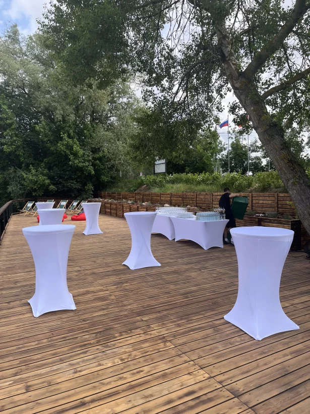 Интерьер/Экстерьер/Банкетная зона/Бар/Стол для двоих/Вход/Главный зал/Lounge зона ресторан Берег фото