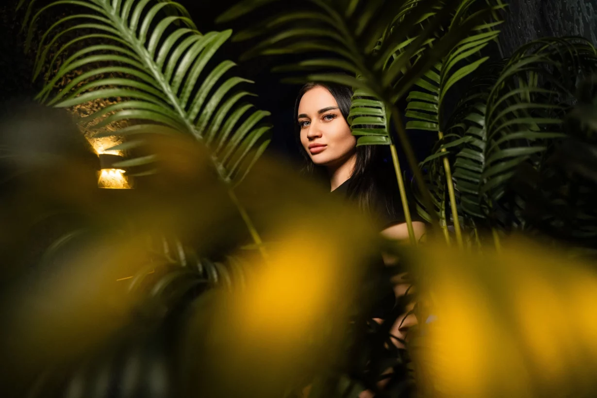 Интерьер/Экстерьер/Банкетная зона/Бар/Стол для двоих/Вход/Главный зал/Lounge зона клуб Соло фото