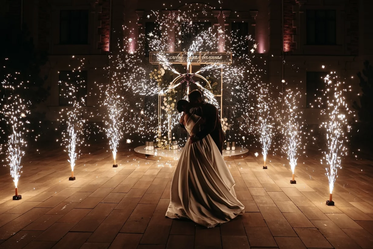 Интерьер/Экстерьер/Банкетная зона/Бар/Стол для двоих/Вход/Главный зал/Lounge зона ресторан Графский парк фото