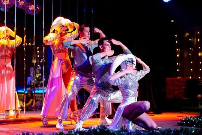 Интерьер/Экстерьер/Банкетная зона/Бар/Стол для двоих/Вход/Главный зал/Lounge зона караоке-клуб Мариус фото