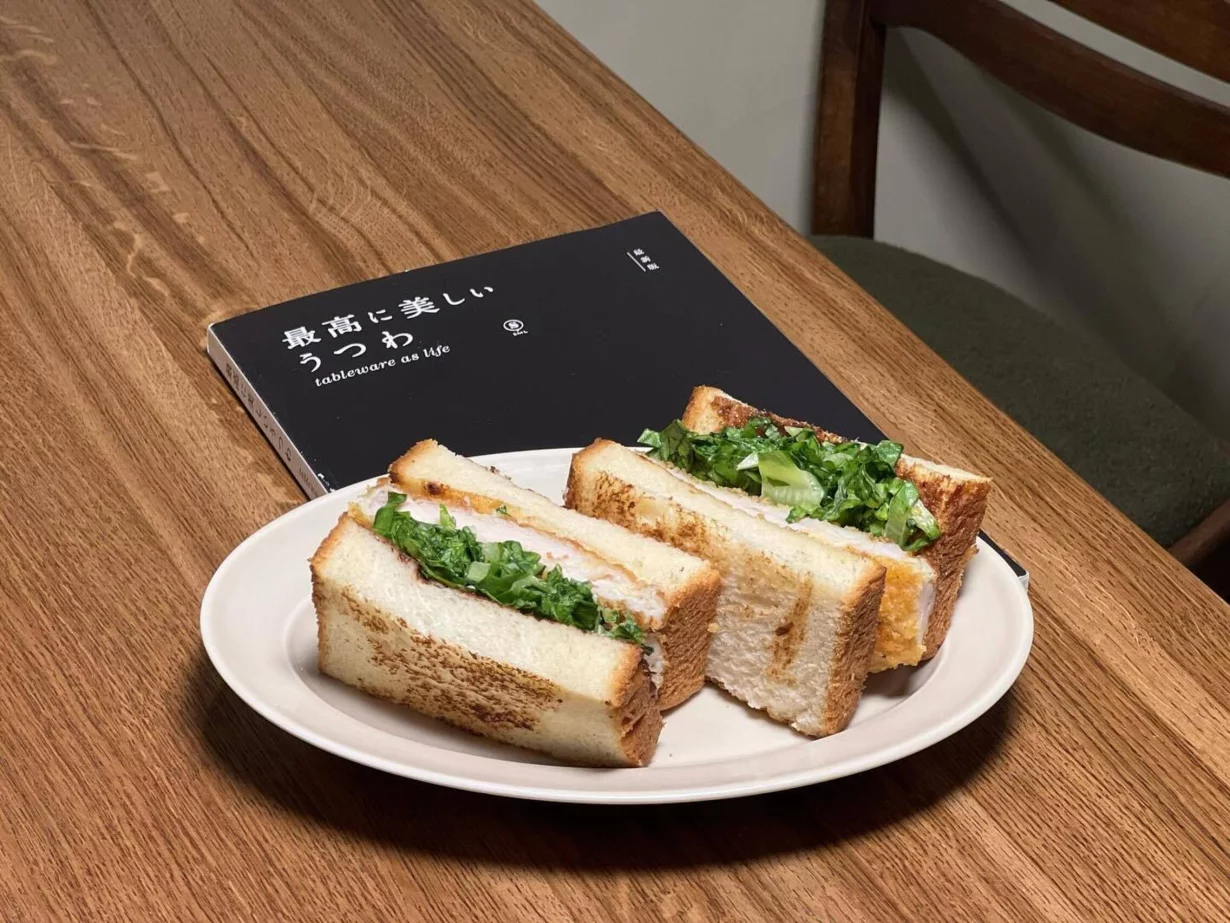 Интерьер/Экстерьер/Банкетная зона/Бар/Стол для двоих/Вход/Главный зал/Lounge зона кафе Кусацу фото