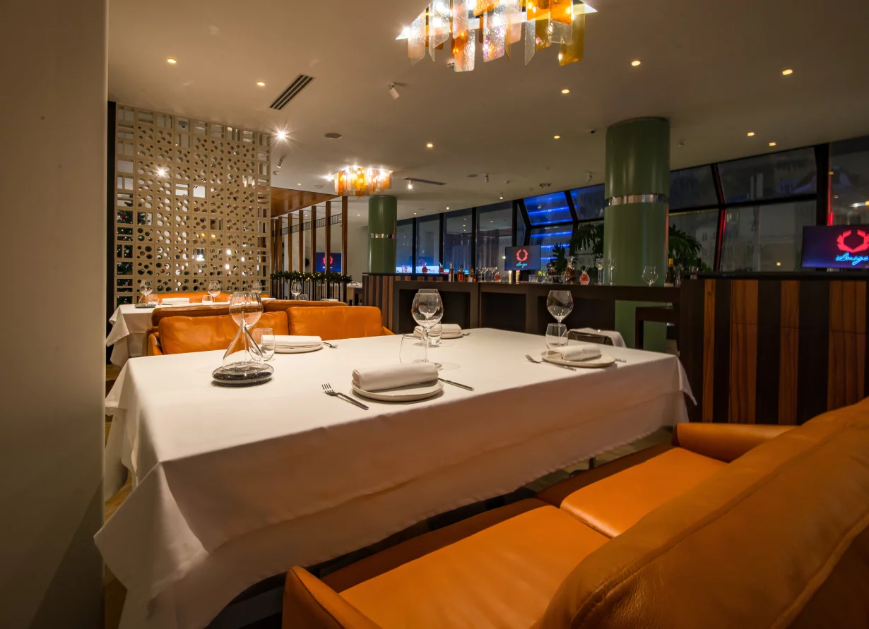 Интерьер/Экстерьер/Банкетная зона/Бар/Стол для двоих/Вход/Главный зал/Lounge зона ресторанный комплекс Olimpbet Lounge фото