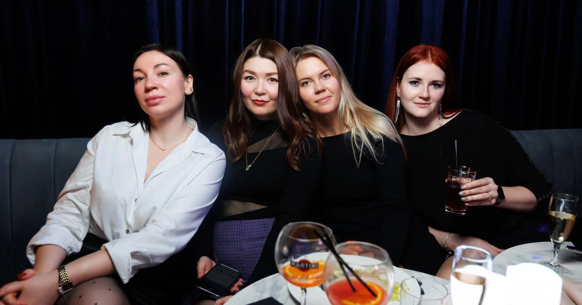 Бар «Yes Club» / «Ес клаб», Санкт-Петербург: бронирование, цены, меню ...