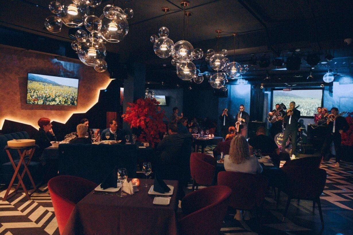 Ресторан и клуб «Gap&Ola» / «Гэп энд ола», Москва: бронирование, цены ...