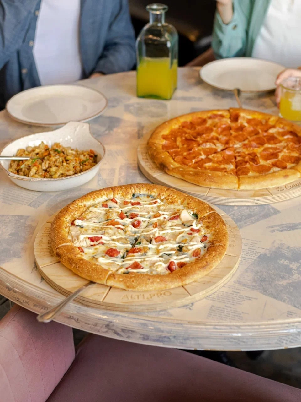 Интерьер/Экстерьер/Банкетная зона/Бар/Стол для двоих/Вход/Главный зал/Lounge зона пиццерия Сицилия фото