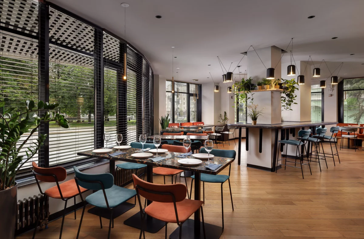 Интерьер/Экстерьер/Банкетная зона/Бар/Стол для двоих/Вход/Главный зал/Lounge зона ресторан Sadu фото