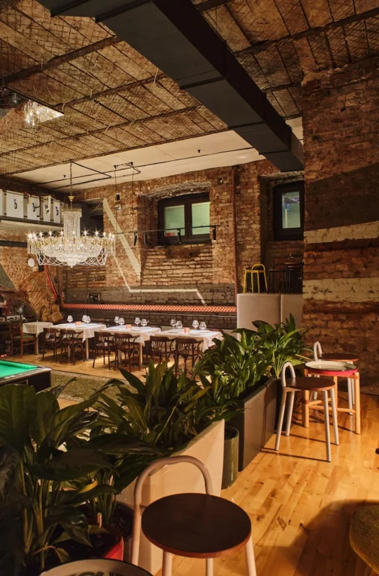 Интерьер/Экстерьер/Банкетная зона/Бар/Стол для двоих/Вход/Главный зал/Lounge зона бар Богема фото