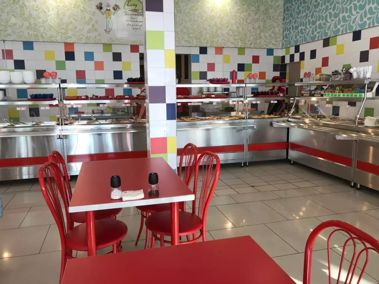 Интерьер/Экстерьер/Банкетная зона/Бар/Стол для двоих/Вход/Главный зал/Lounge зона столовая Все ли поели фото