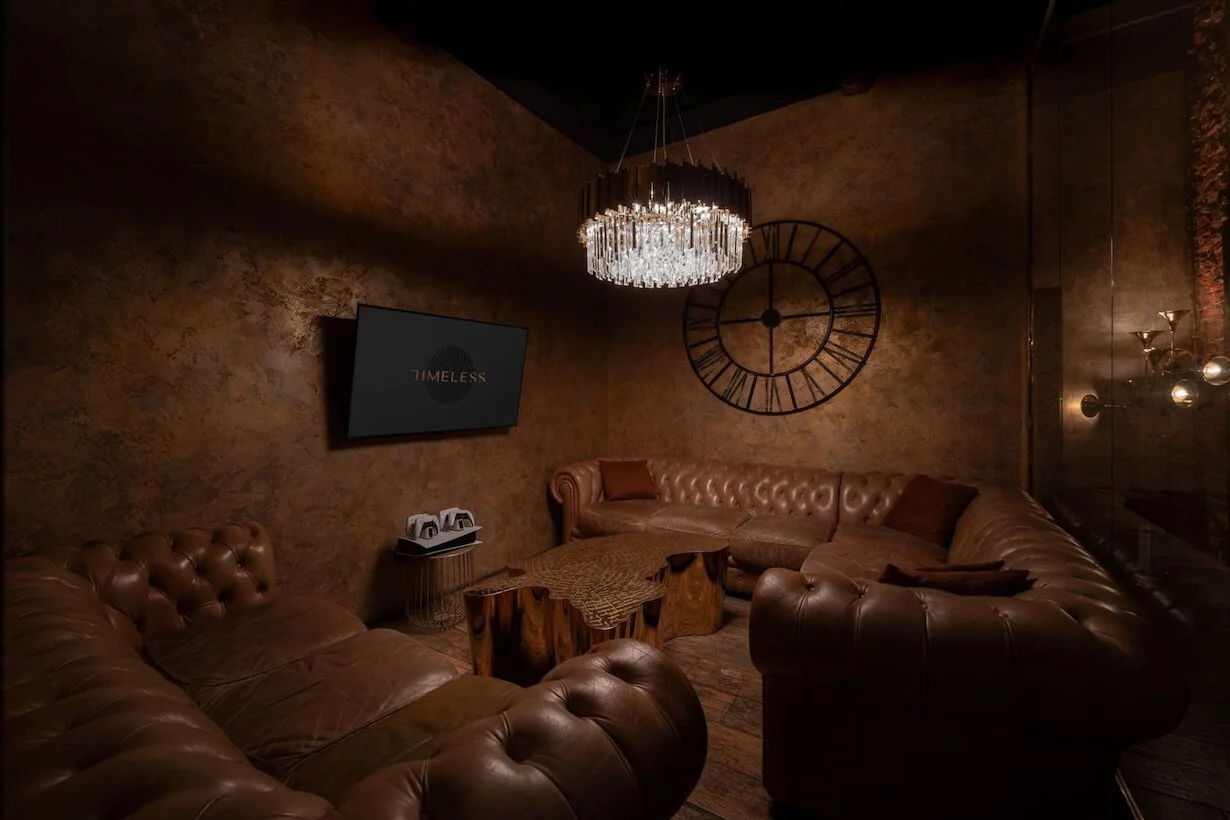 Интерьер/Экстерьер/Банкетная зона/Бар/Стол для двоих/Вход/Главный зал/Lounge зона кальянная Timeless Маяковская фото