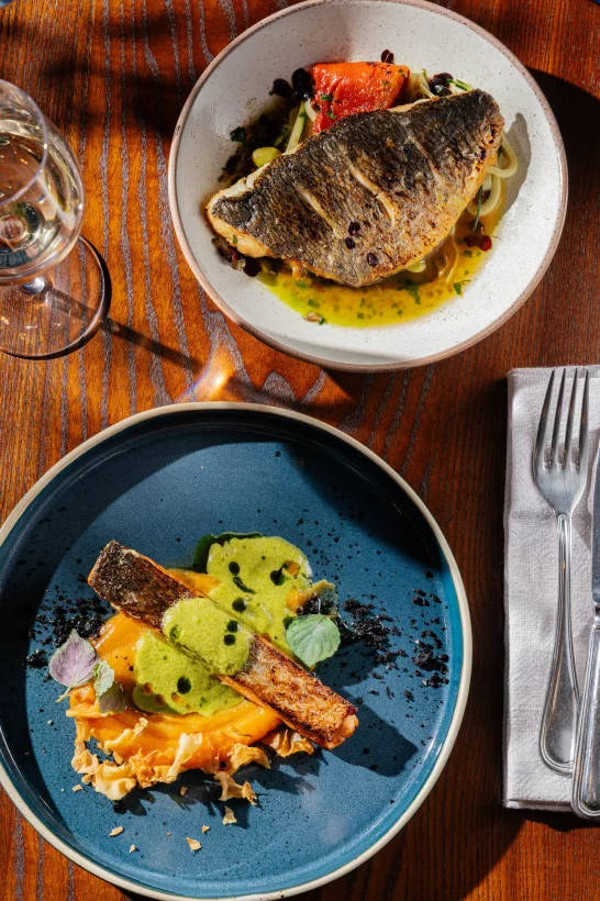 Интерьер/Экстерьер/Банкетная зона/Бар/Стол для двоих/Вход/Главный зал/Lounge зона ресторан Sapori di Italia фото