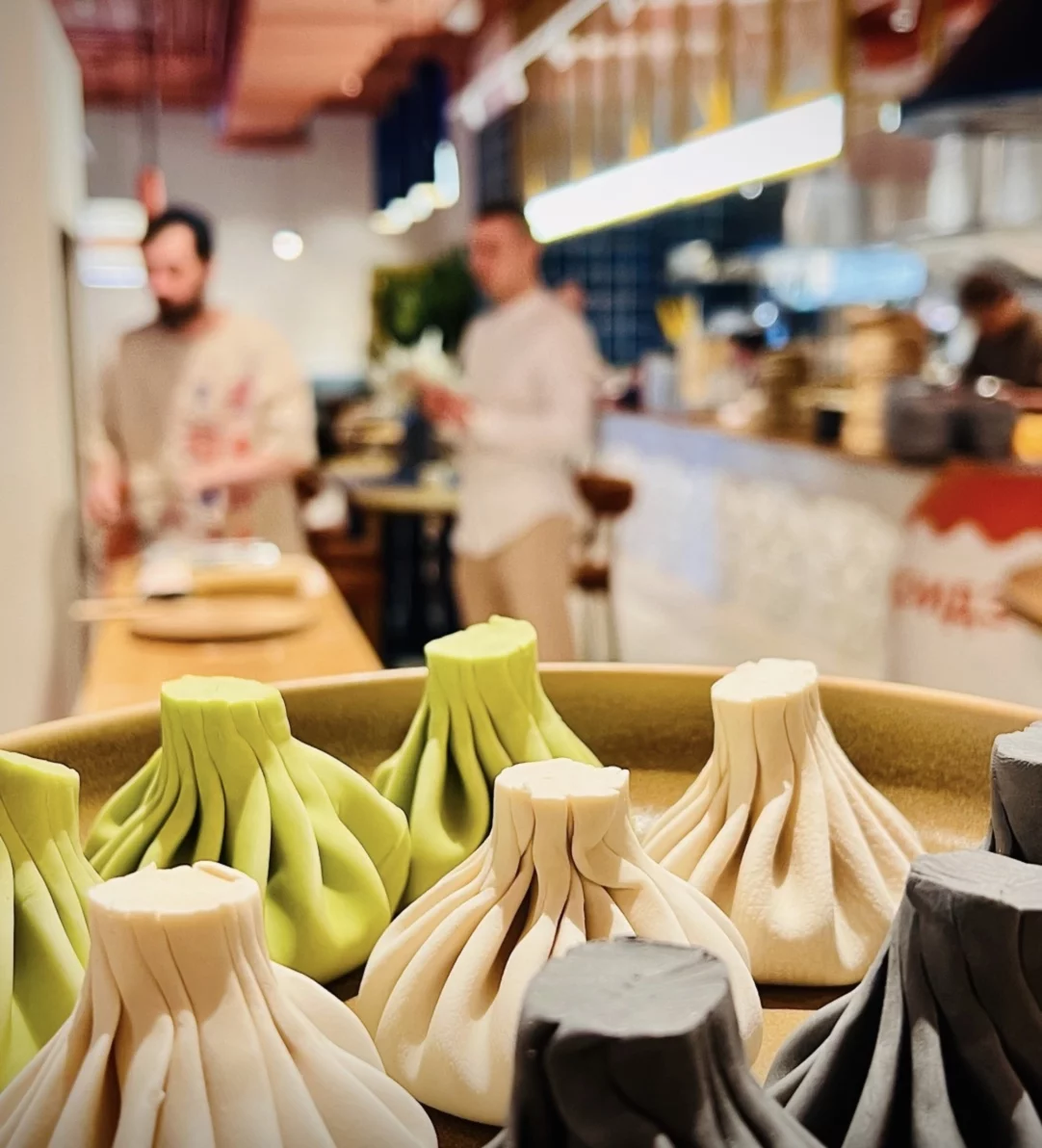 Интерьер/Экстерьер/Банкетная зона/Бар/Стол для двоих/Вход/Главный зал/Lounge зона ресторан Мамаридзе фото