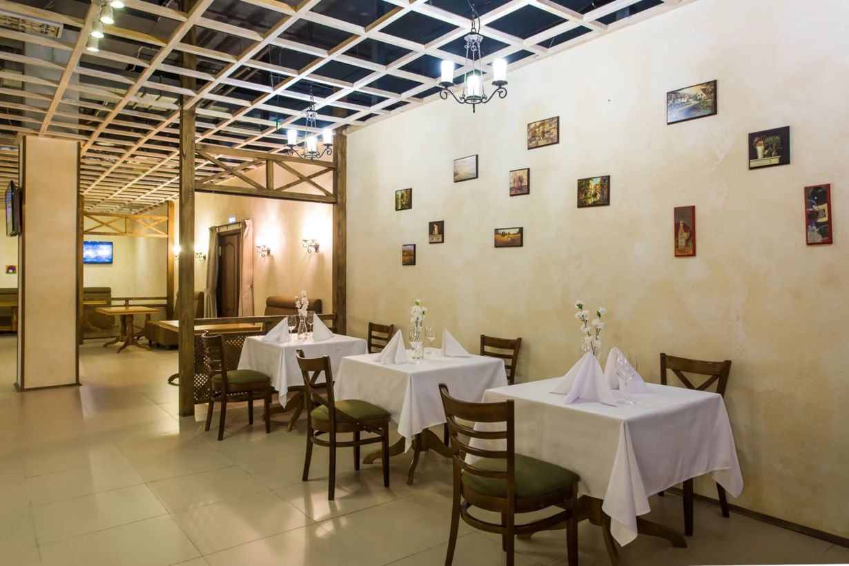 Интерьер/Экстерьер/Банкетная зона/Бар/Стол для двоих/Вход/Главный зал/Lounge зона банкетный зал Боулинг-клуб фото