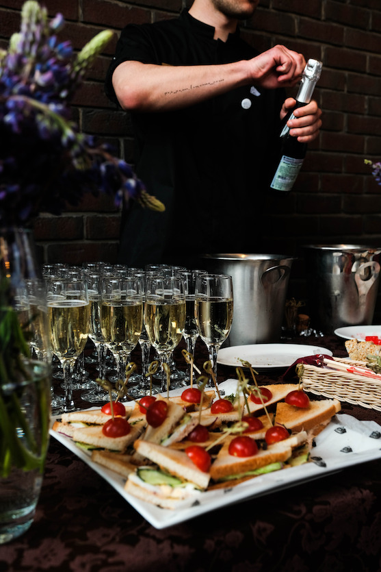 Клуб «16 тонн», Москва: цены, меню, адрес, фото, отзывы — Официальный ...