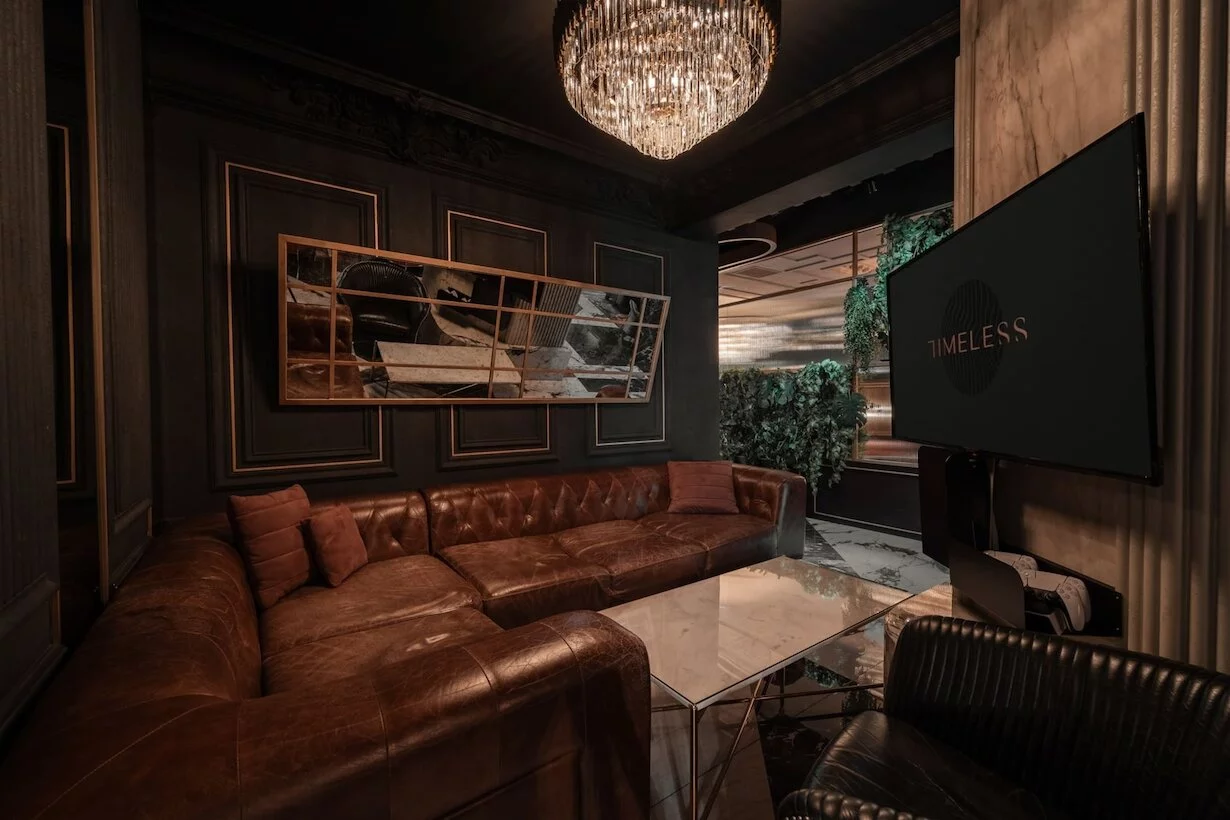 Интерьер/Экстерьер/Банкетная зона/Бар/Стол для двоих/Вход/Главный зал/Lounge зона кальянная Timeless Новый Арбат фото