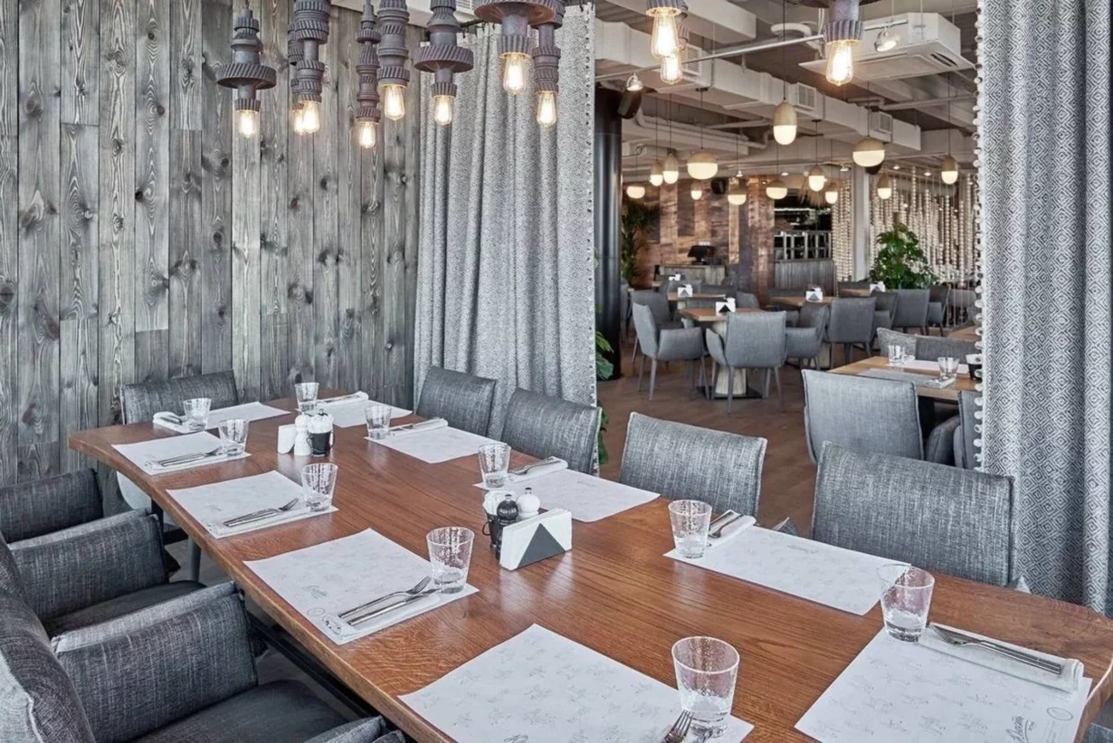 Интерьер/Экстерьер/Банкетная зона/Бар/Стол для двоих/Вход/Главный зал/Lounge зона ресторан Юность фото