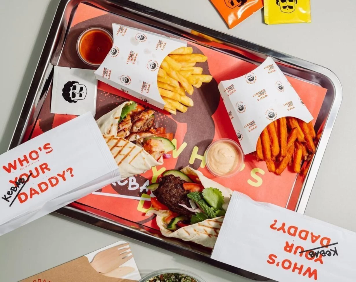 Интерьер/Экстерьер/Банкетная зона/Бар/Стол для двоих/Вход/Главный зал/Lounge зона кафе Kebab Daddy фото